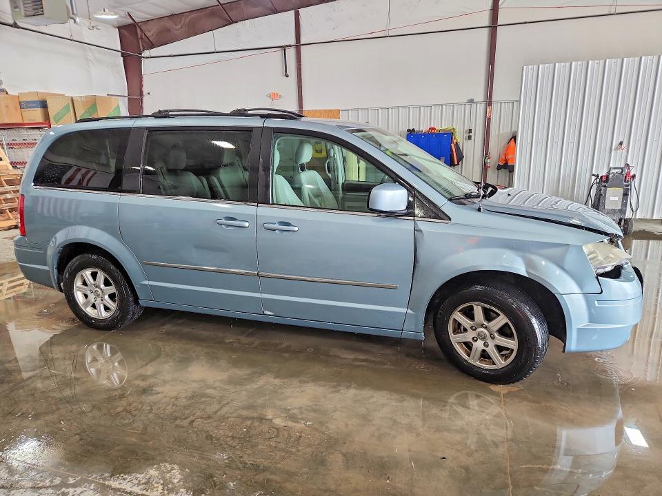 2010 Chrysler Town & Country მანქანა იყიდება აუქციონზე, vin: 2A4RR5DX0AR193558, აუქციონის ნომერი: 45928476