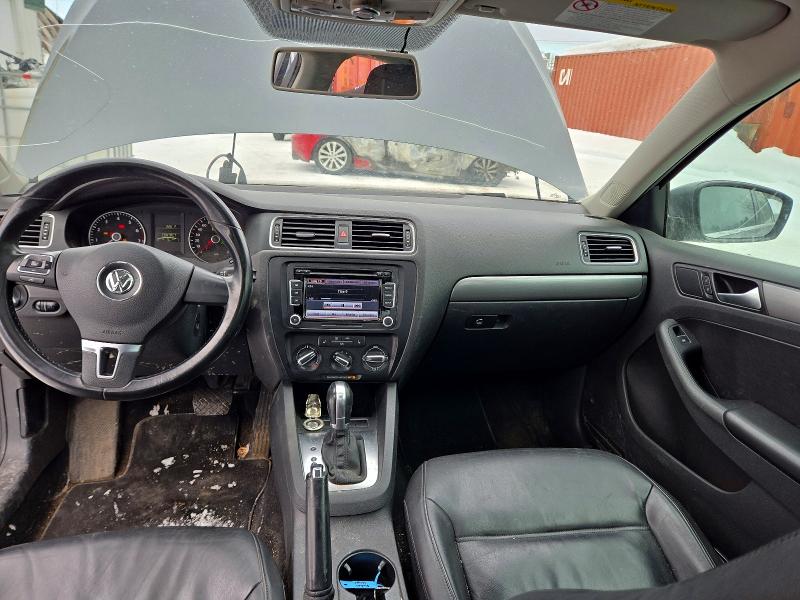 76109305 :رقم المزاد ، 3VWL07AJ1EM310978 vin ، 2014 Volkswagen Jetta مزاد بيع
