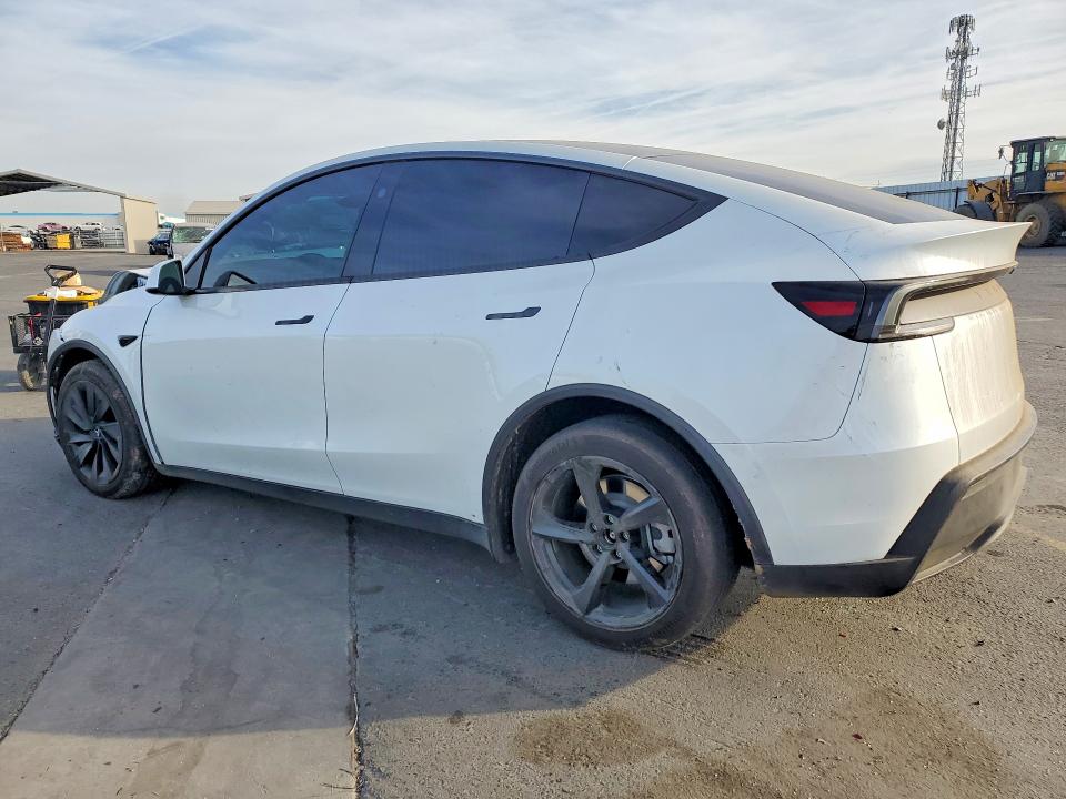 47901356 :رقم المزاد ، 7SAYGDEE9TF365456 vin ، 2026 Tesla Model Y مزاد بيع
