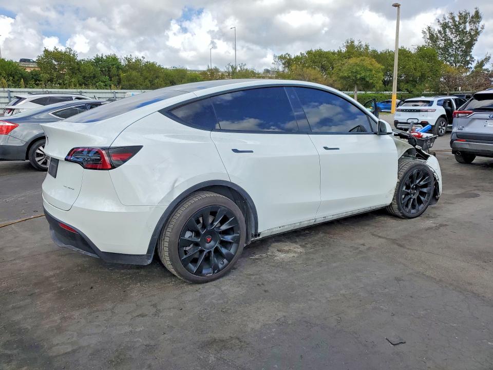 Продаж на аукціоні авто 2022 Tesla Model Y, vin: 7SAYGDEE1NF447295, номер лоту: 79973435