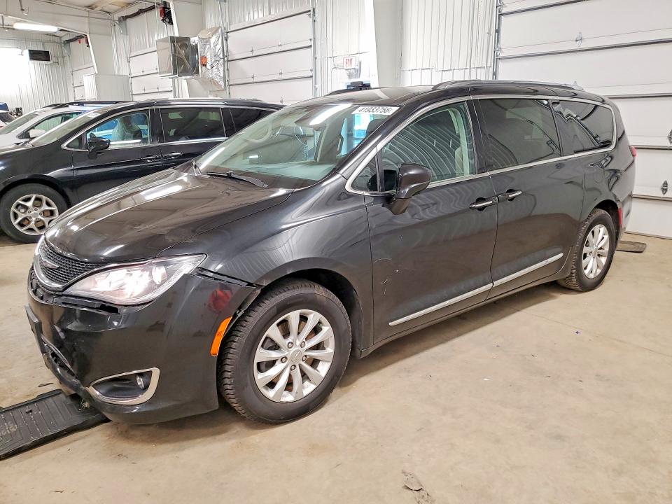 Продажа на аукционе авто 2019 Chrysler Pacifica, vin: 2C4RC1BG6KR550326, номер лота: 41933756