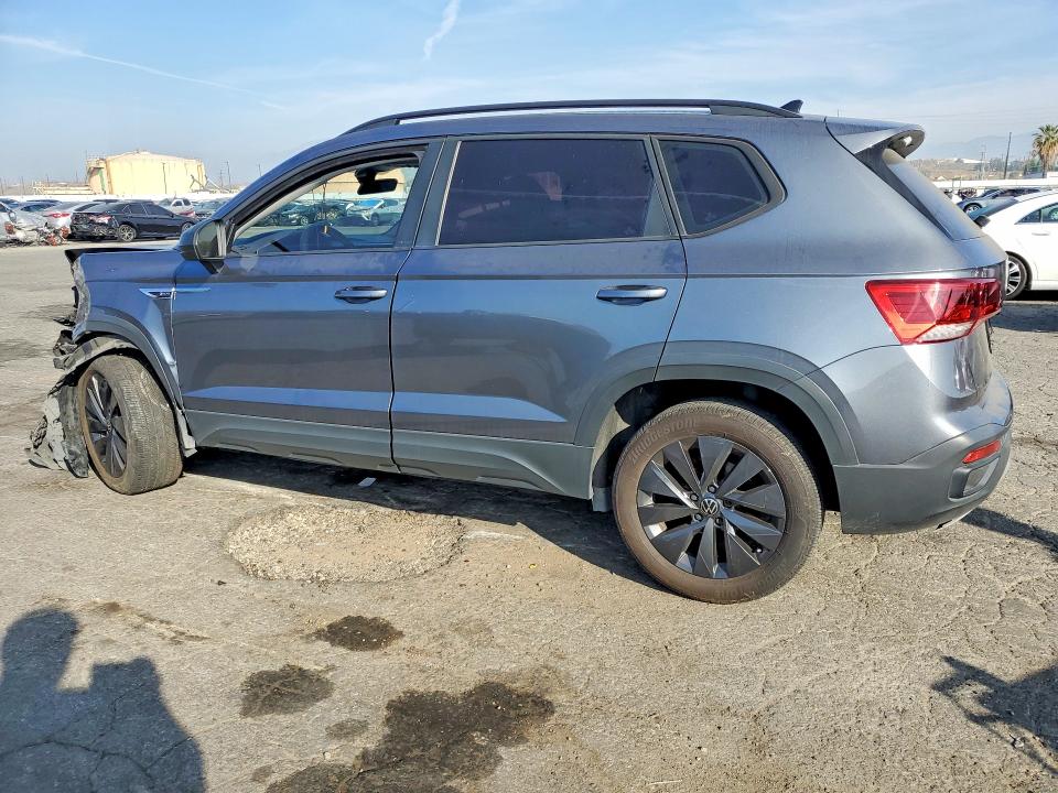 47375336 :رقم المزاد ، 3VVDX7B20NM076151 vin ، 2022 Volkswagen Taos مزاد بيع