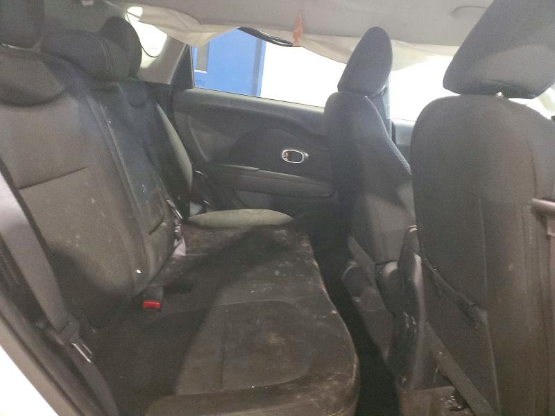 42010886 :رقم المزاد ، KNDJN2A26F7119141 vin ، 2015 Kia Soul Lx/s/x-line مزاد بيع