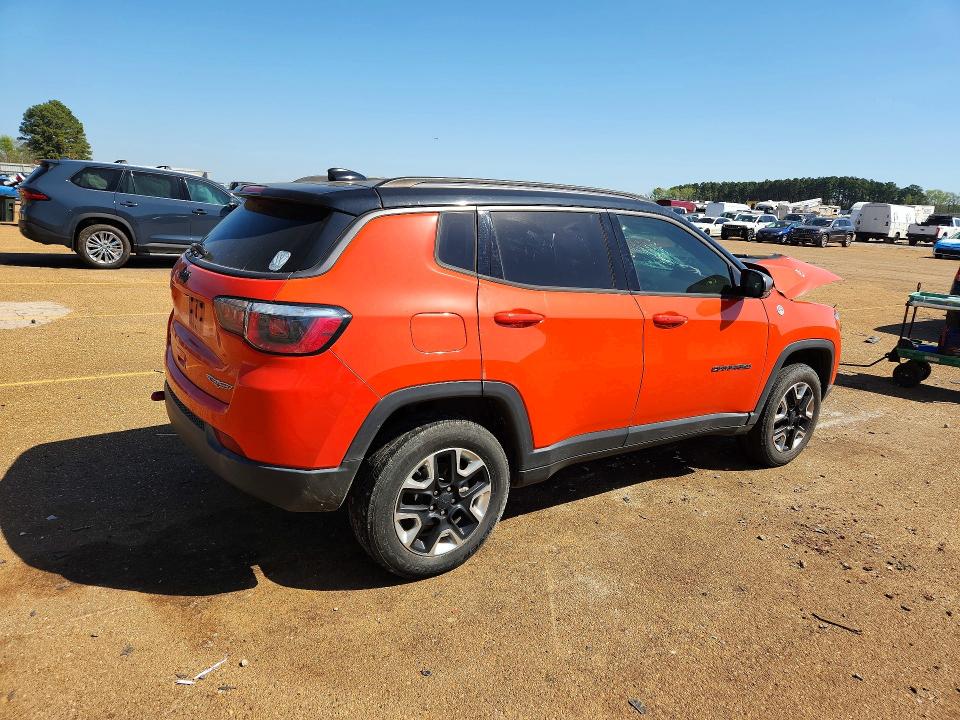 46940406 :رقم المزاد ، 3C4NJDDB2HT631174 vin ، 2017 Jeep Compass مزاد بيع