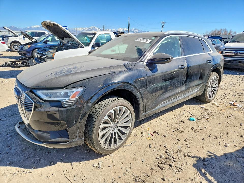 Продажа на аукционе авто 2019 Audi E-tron, vin: WA1VABGEXKB024324, номер лота: 46396736