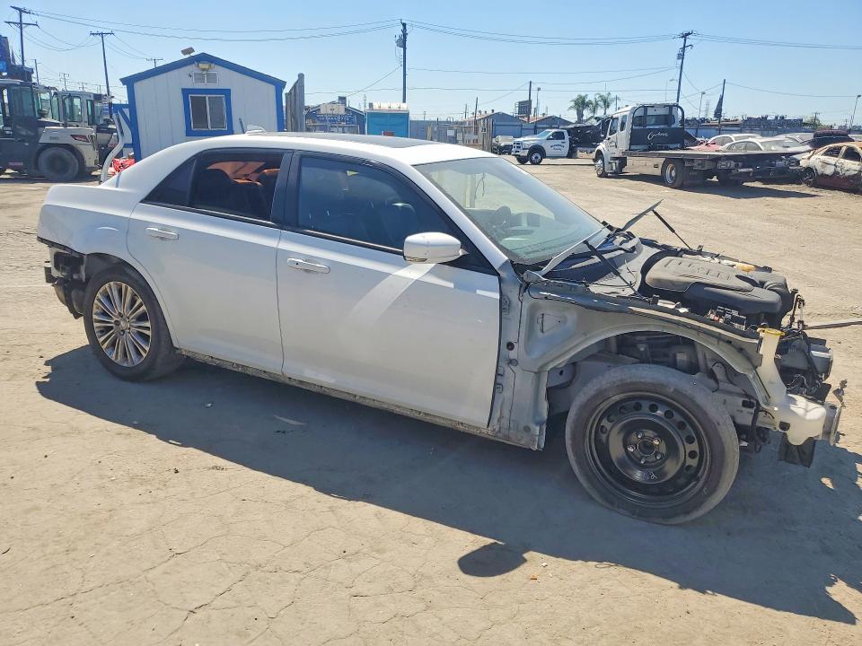 2018 Chrysler 300 მანქანა იყიდება აუქციონზე, vin: 2C3CCABG4JH266367, აუქციონის ნომერი: 46489256