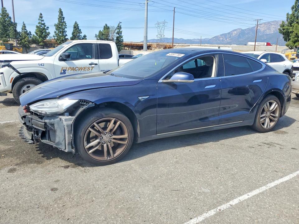 45507786 :رقم المزاد ، 5YJSA1H18EFP52997 vin ، 2014 Tesla Model S مزاد بيع