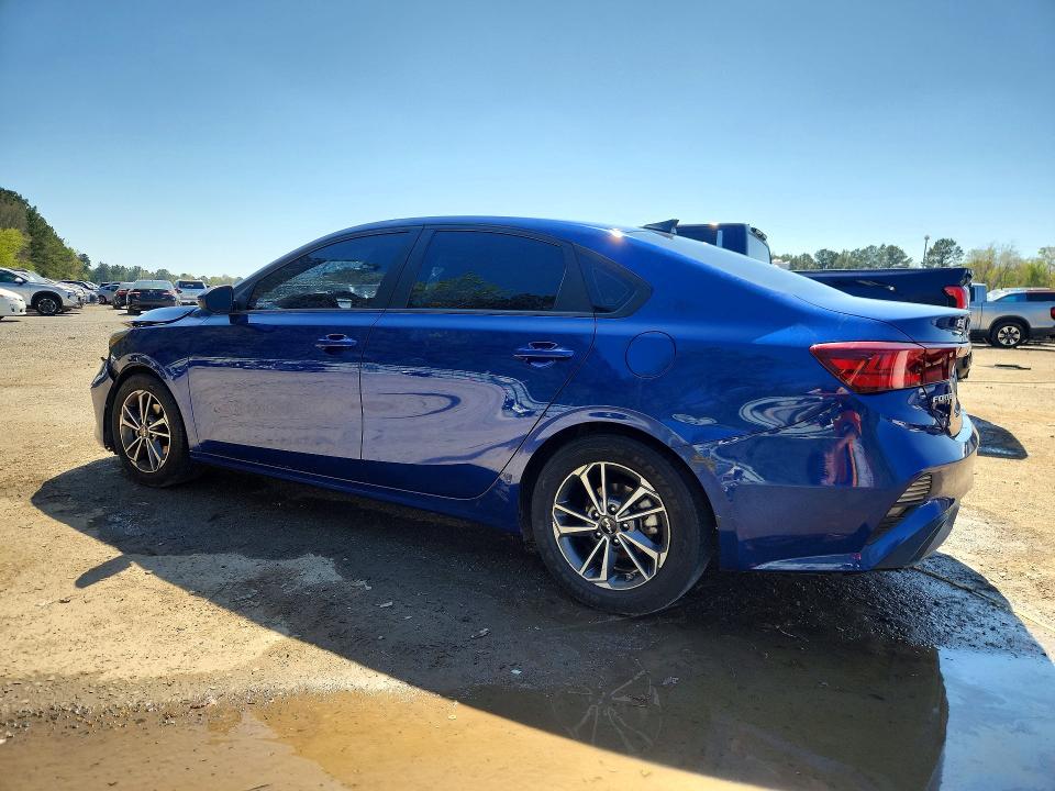 2022 Kia Forte მანქანა იყიდება აუქციონზე, vin: 3KPF24AD4NE426978, აუქციონის ნომერი: 46301316