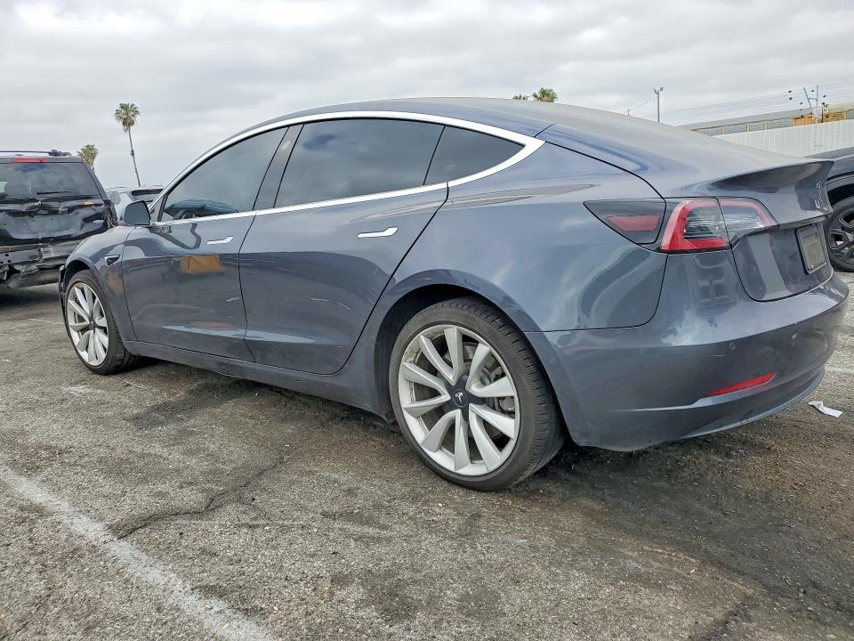 Продажа на аукционе авто 2018 Tesla Model 3, vin: 5YJ3E1EA2JF158672, номер лота: 45489766