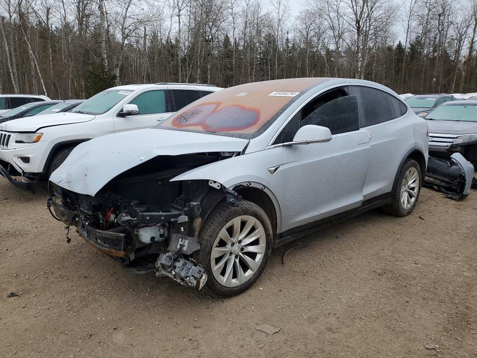 45458236 :رقم المزاد ، 5YJXCDE2XJF099811 vin ، 2018 Tesla Model X مزاد بيع