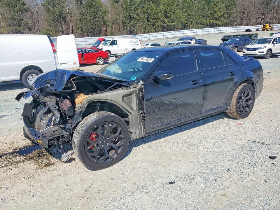 Auction sale of the 2015 Chrysler 300, vin: 2C3CCAGG5FH883082, lot number: 46654686