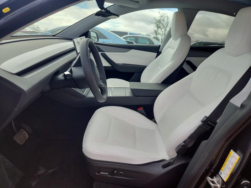 2026 Tesla Model Y მანქანა იყიდება აუქციონზე, vin: 7SAYGDED3TF399691, აუქციონის ნომერი: 77625685