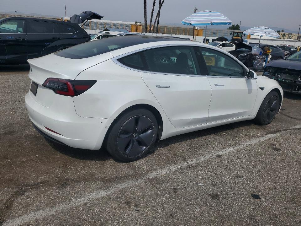 48162526 :رقم المزاد ، 5YJ3E1EA2LF745165 vin ، 2020 Tesla Model 3 مزاد بيع