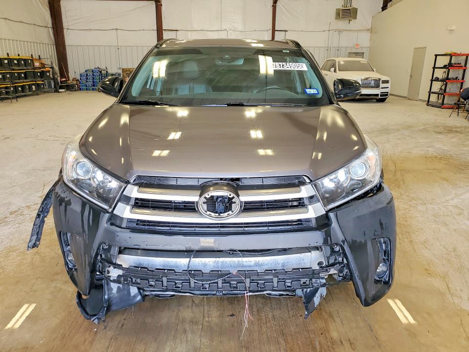 Продаж на аукціоні авто 2019 Toyota Highlander, vin: 5TDKZRFH9KS321874, номер лоту: 78734905