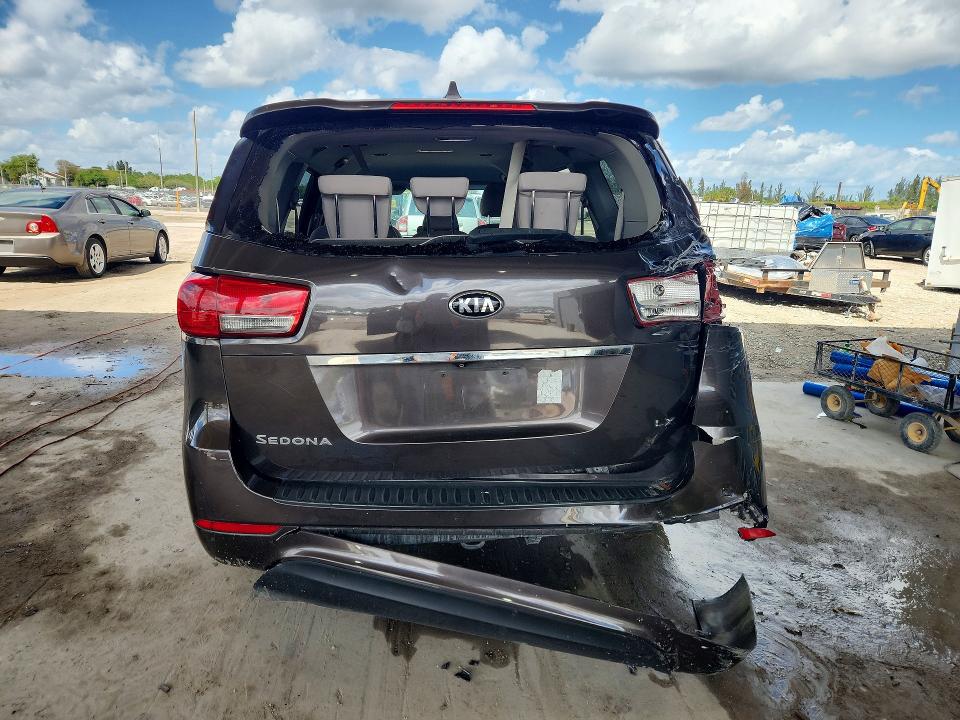 46437806 :رقم المزاد ، KNDMB5C13J6394203 vin ، 2018 Kia Sedona مزاد بيع