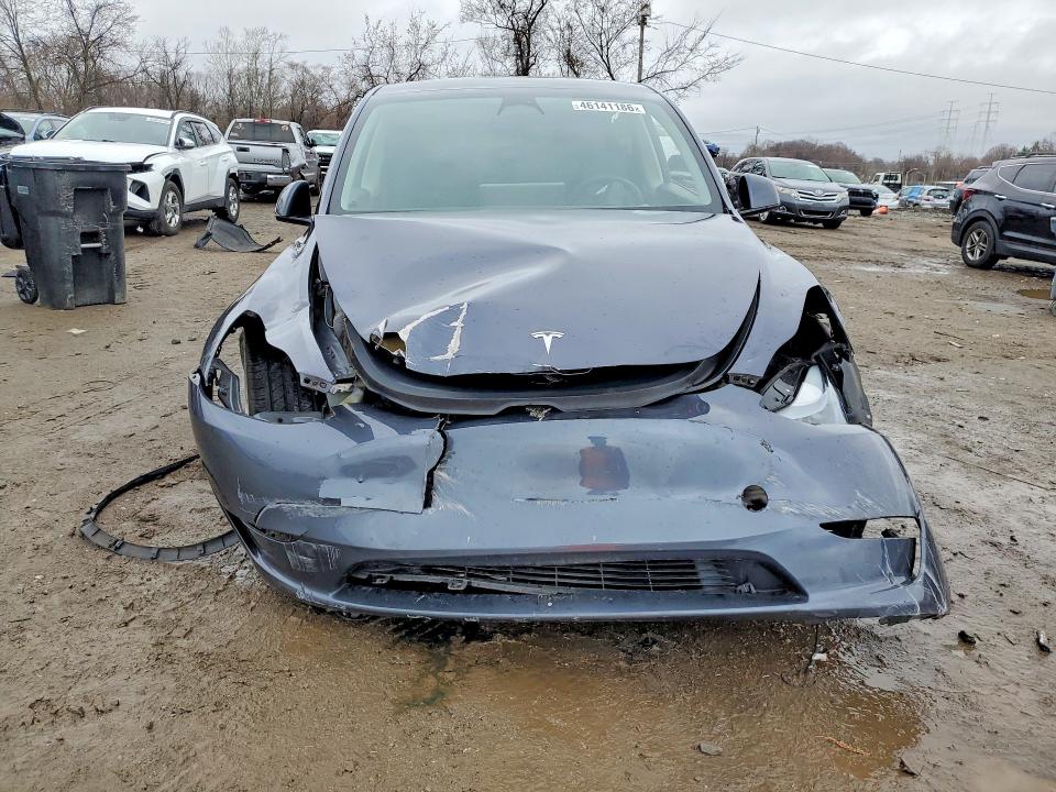 46141186 :رقم المزاد ، 7SAYGAEE3PF690866 vin ، 2023 Tesla Model Y مزاد بيع