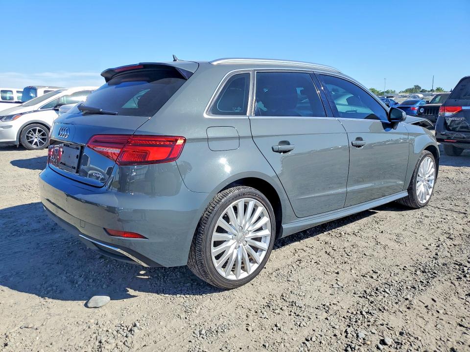 Продажа на аукционе авто 2017 Audi A3, vin: WAUTPBFF6HA133171, номер лота: 47368806