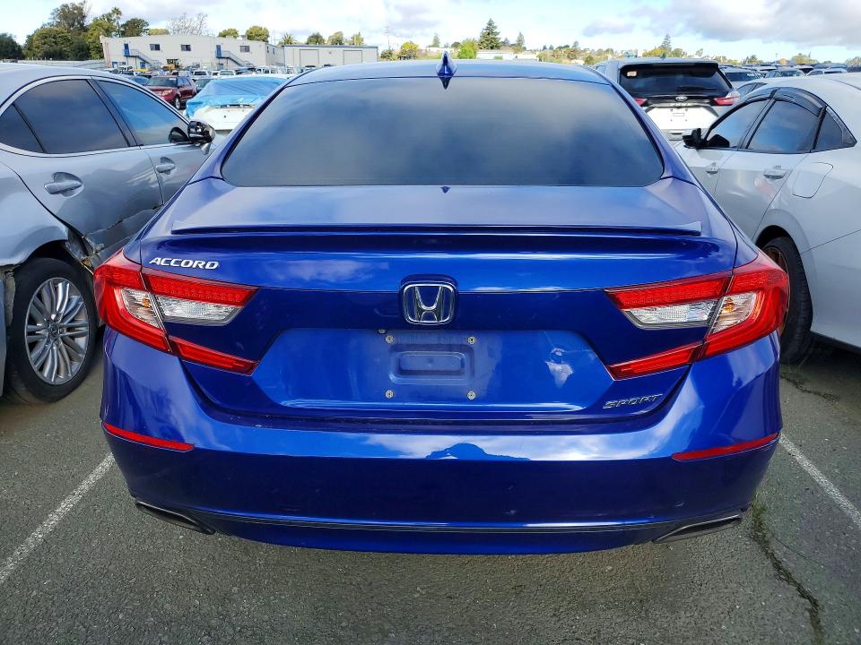 76993805 :رقم المزاد ، 1HGCV1F33JA053116 vin ، 2018 Honda Accord مزاد بيع