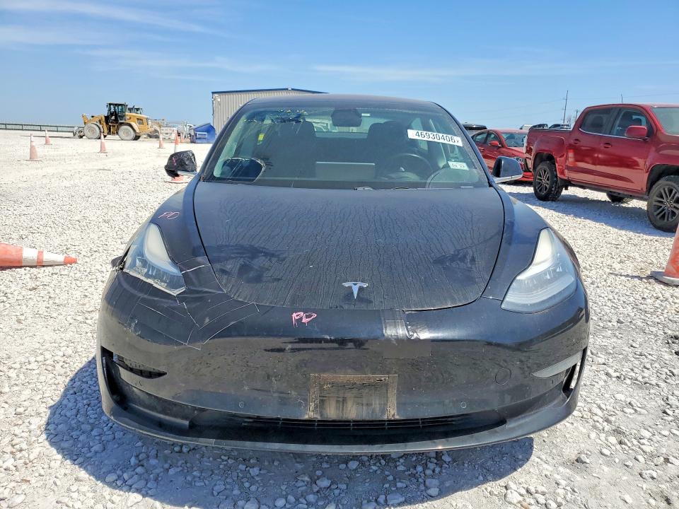 46930406 :رقم المزاد ، 5YJ3E1EB4KF197127 vin ، 2019 Tesla Model 3 مزاد بيع
