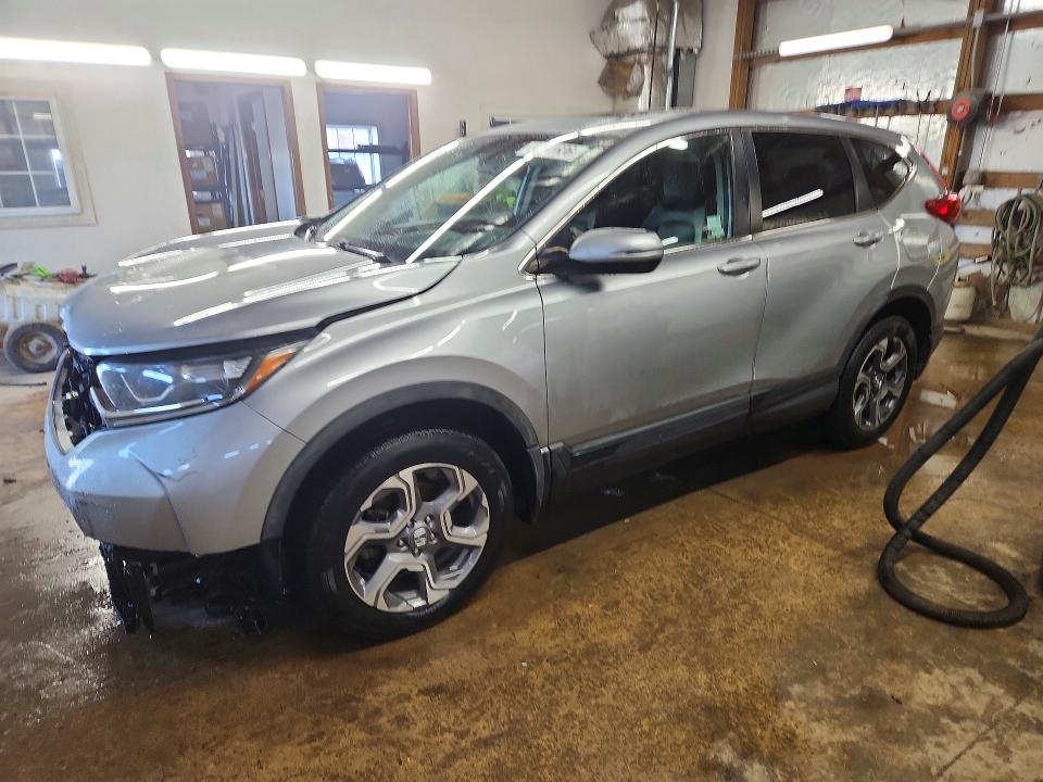 Продаж на аукціоні авто 2018 Honda Cr-v, vin: 7FARW2H83JE000402, номер лоту: 46711606
