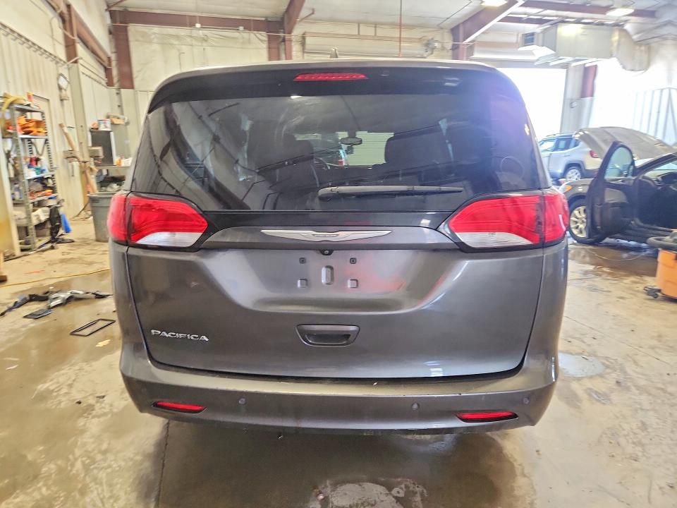 47130276 :رقم المزاد ، 2C4RC1DG9HR577865 vin ، 2017 Chrysler Pacifica مزاد بيع