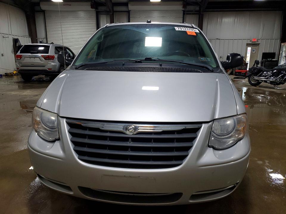 Продажа на аукционе авто 2005 Chrysler Town & Country, vin: 2C4GP54L85R523145, номер лота: 79123705