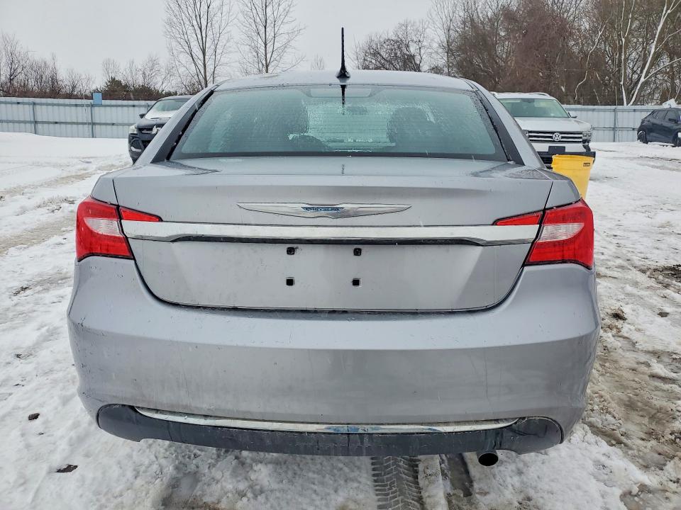 41840626 :رقم المزاد ، 1C3CCBAB1EN232122 vin ، 2014 Chrysler 200 مزاد بيع
