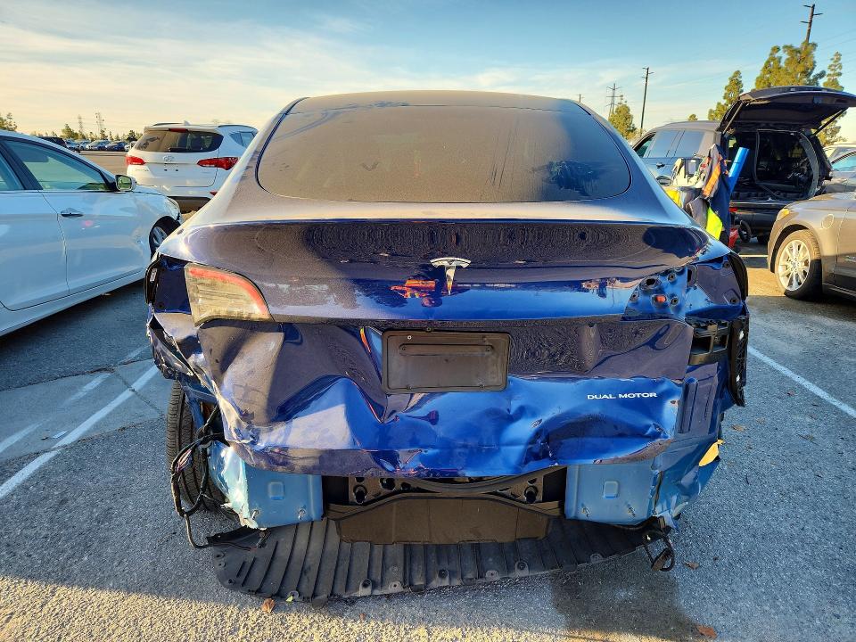 Продажа на аукционе авто 2023 Tesla Model Y, vin: 7SAYGDEE4PA102617, номер лота: 46218706