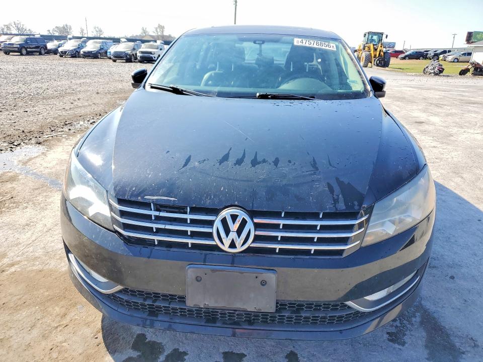 47578856 :رقم المزاد ، 1VWCN7A30DC054559 vin ، 2013 Volkswagen Passat مزاد بيع
