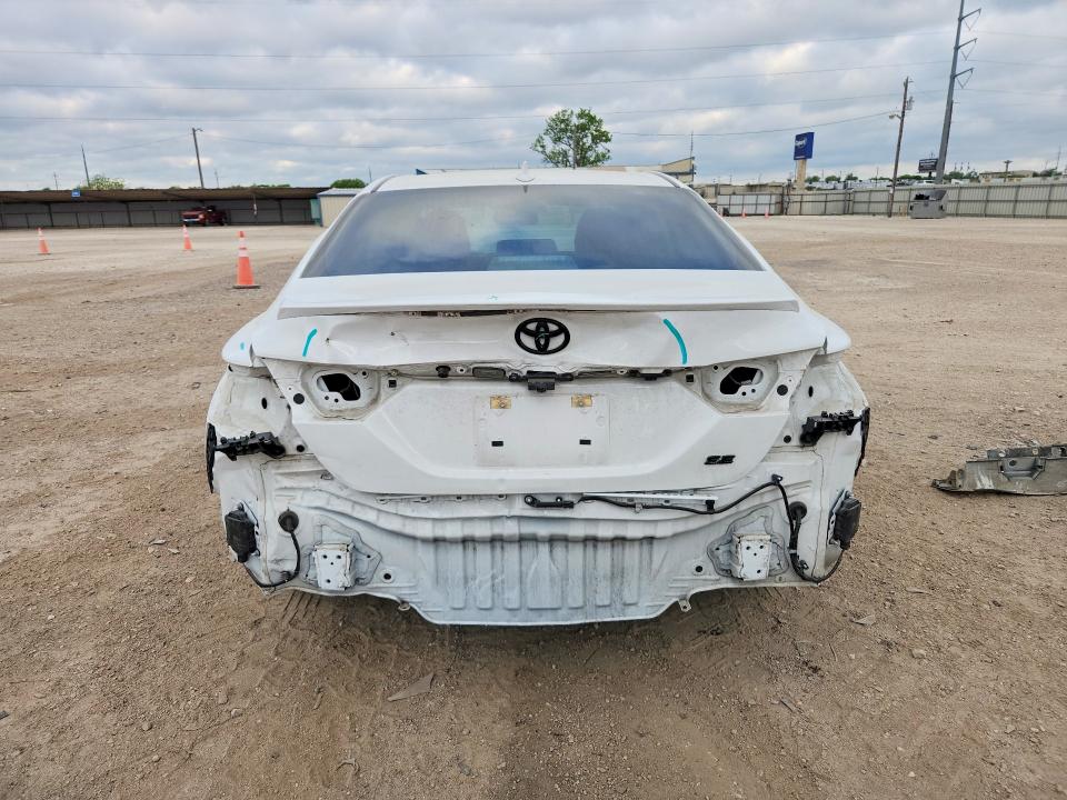 47919096 :رقم المزاد ، 4T1T11AK4MU526223 vin ، 2021 Toyota Camry مزاد بيع