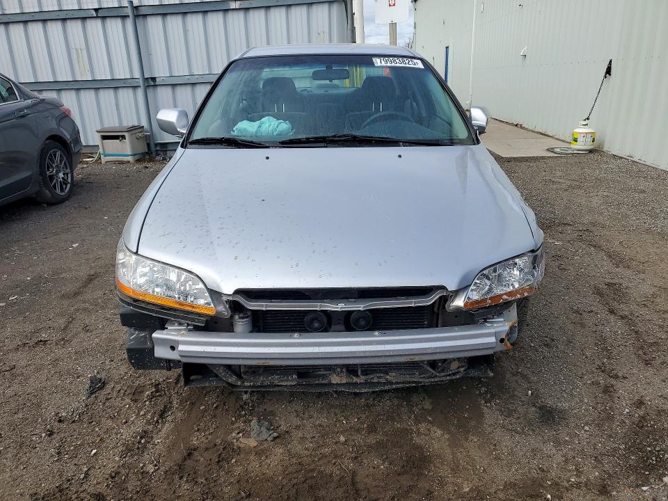 2000 Honda Accord მანქანა იყიდება აუქციონზე, vin: 1HGCG5671YA813817, აუქციონის ნომერი: 79983825
