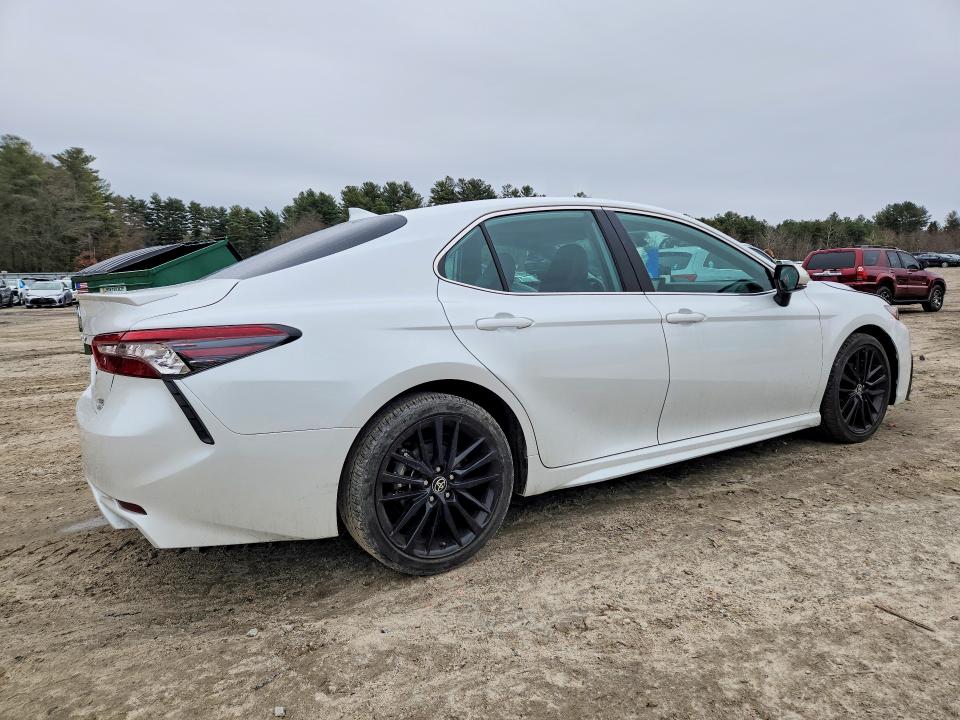 46147956 :رقم المزاد ، 4T1K31AK0NU590685 vin ، 2022 Toyota Camry Hybrid مزاد بيع
