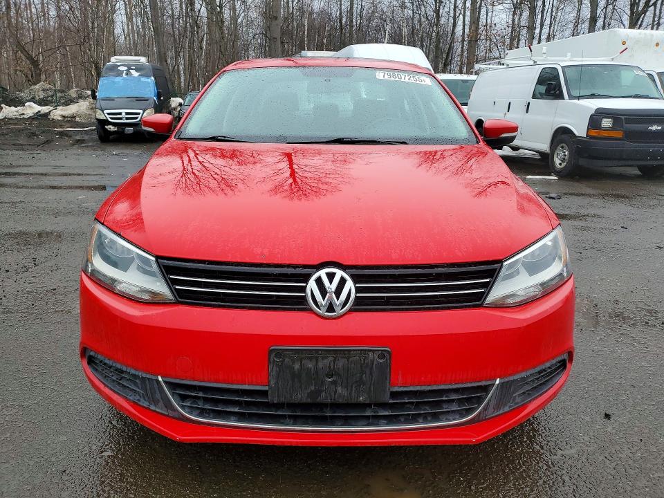 79807255 :رقم المزاد ، 3VWDP7AJXDM311271 vin ، 2013 Volkswagen Jetta مزاد بيع