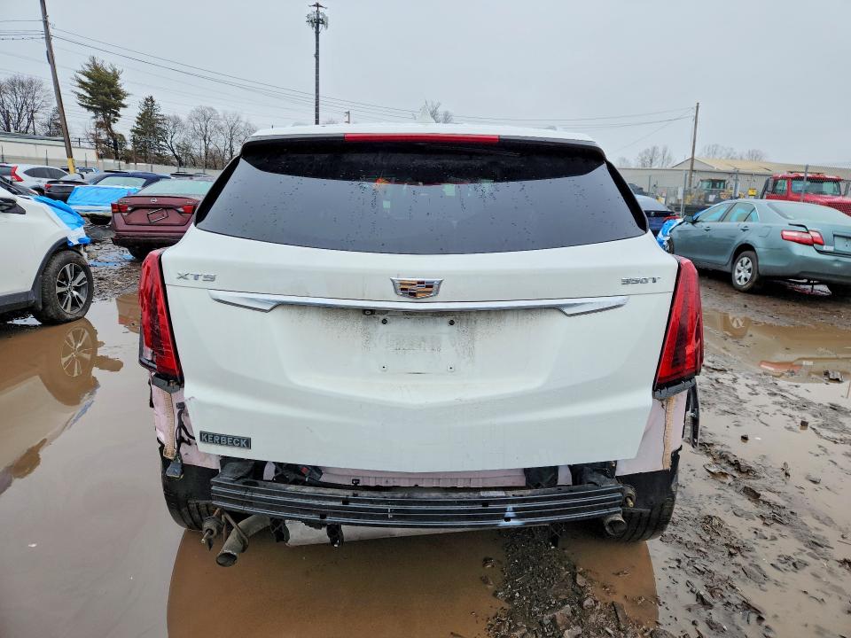 41599936 :رقم المزاد ، 1GYKNCR44MZ153980 vin ، 2021 Cadillac Xt5 مزاد بيع