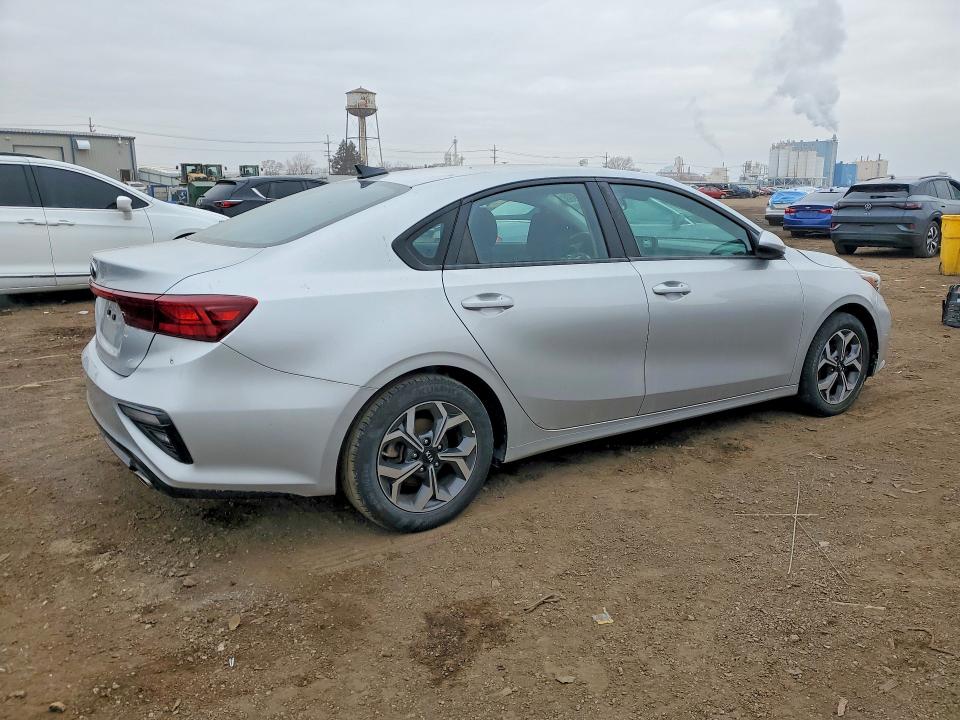 2020 Kia Forte მანქანა იყიდება აუქციონზე, vin: 3KPF24ADXLE176076, აუქციონის ნომერი: 79567955