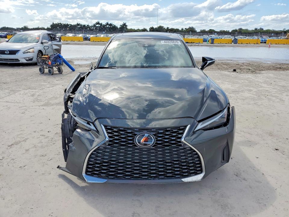 46920826 :رقم المزاد ، JTHCA1D2XR5129650 vin ، 2024 Lexus Is 300 مزاد بيع