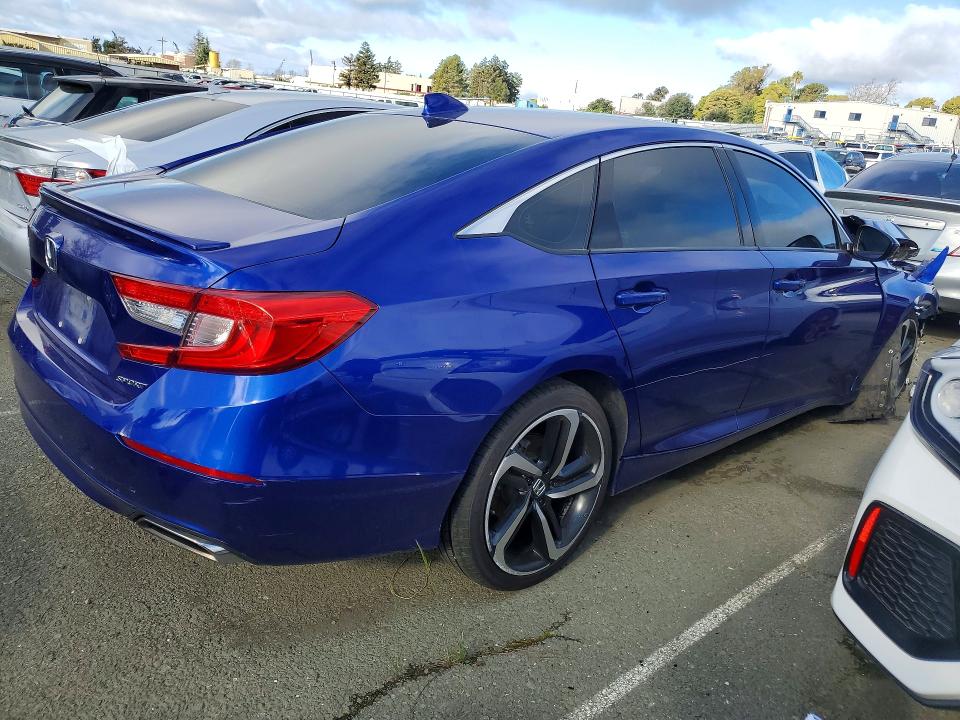 76993805 :رقم المزاد ، 1HGCV1F33JA053116 vin ، 2018 Honda Accord مزاد بيع