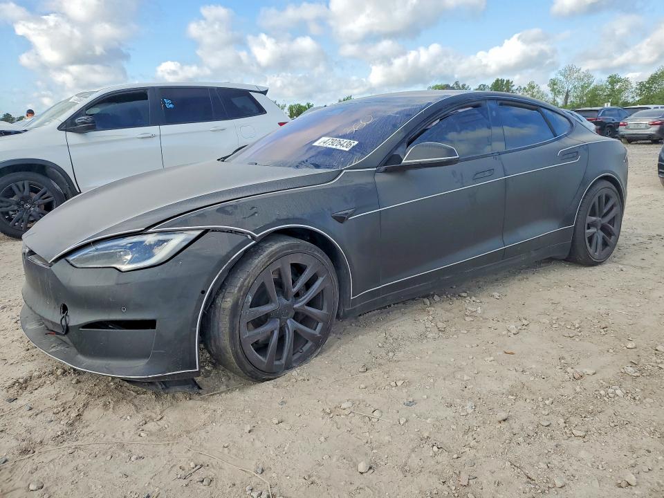 47926436 :رقم المزاد ، 5YJSA1E55NF478908 vin ، 2022 Tesla Model S مزاد بيع