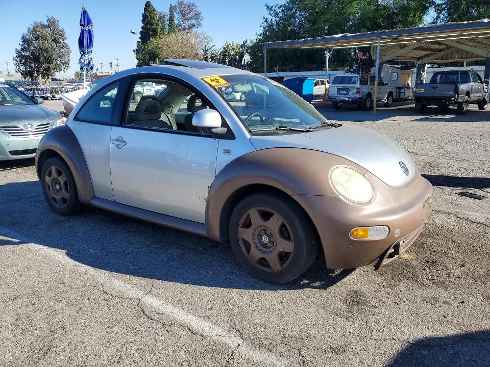 41842116 :رقم المزاد ، 3VWCD21C7YM411438 vin ، 2000 Volkswagen New Beetle مزاد بيع