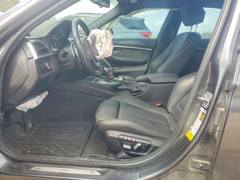 41713306 :رقم المزاد ، WBA8B9C51JEE83382 vin ، 2018 Bmw 330 مزاد بيع