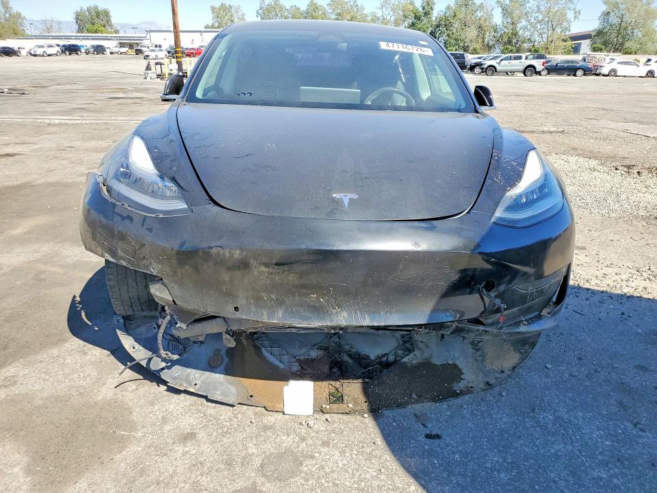47116726 :رقم المزاد ، 5YJ3E1EA7KF397796 vin ، 2019 Tesla Model 3 مزاد بيع