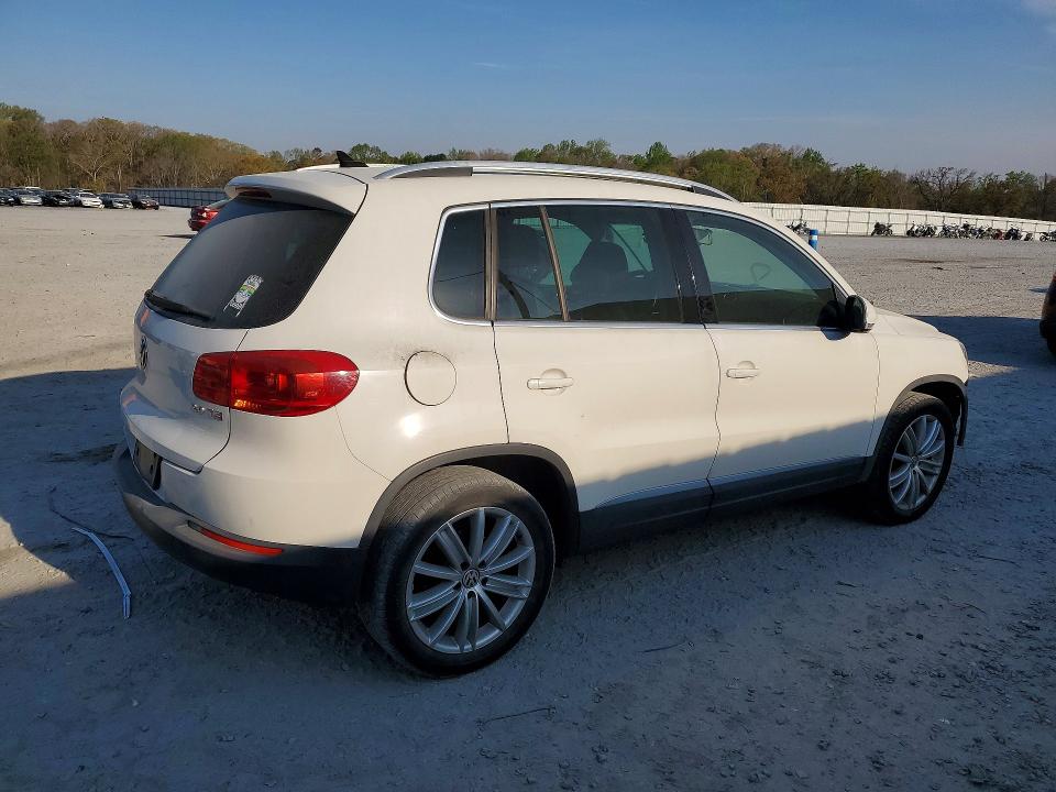 2014 Volkswagen Tiguan მანქანა იყიდება აუქციონზე, vin: WVGAV3AX6EW542996, აუქციონის ნომერი: 47505736