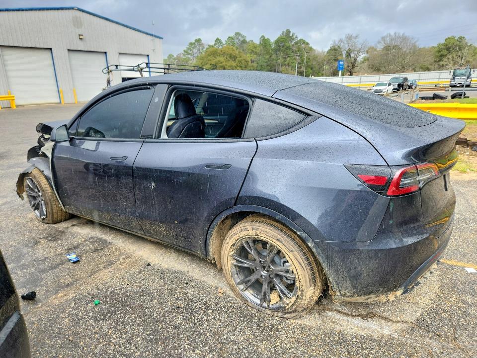 41786896 :رقم المزاد ، 7SAYGDEE3SA361432 vin ، 2025 Tesla Model Y مزاد بيع