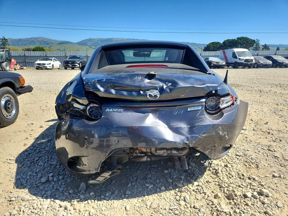 49773076 :رقم المزاد ، JM1NDAM70H0101218 vin ، 2017 Mazda Mx-5 Miata مزاد بيع