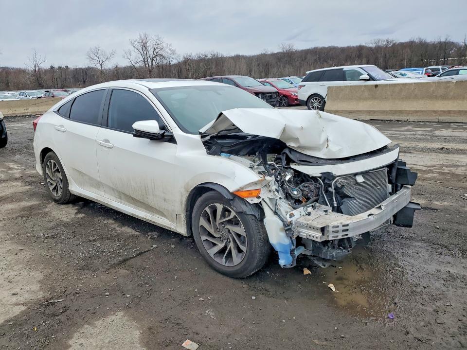 42006136 :رقم المزاد ، 19XFC2F76JE023941 vin ، 2018 Honda Civic مزاد بيع