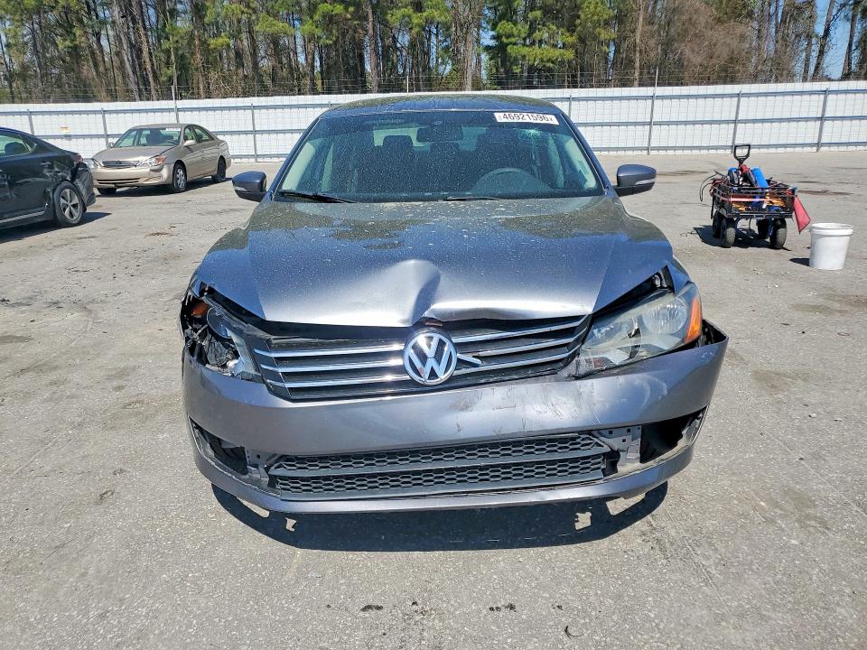 2013 Volkswagen Passat მანქანა იყიდება აუქციონზე, vin: 1VWAP7A35DC030825, აუქციონის ნომერი: 46921596