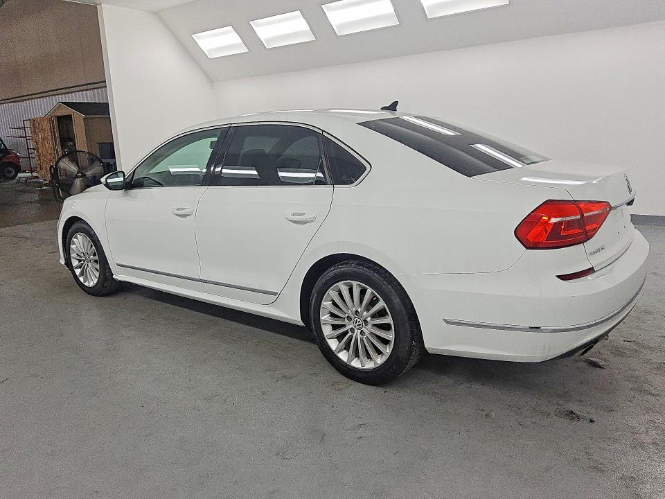 Продажа на аукционе авто 2016 Volkswagen Passat, vin: 1VWBT7A38GC010945, номер лота: 79306645
