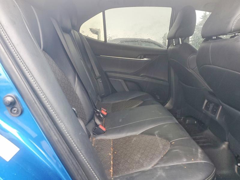 46529106 :رقم المزاد ، 4T1BZ1HK3JU003829 vin ، 2018 Toyota Camry مزاد بيع