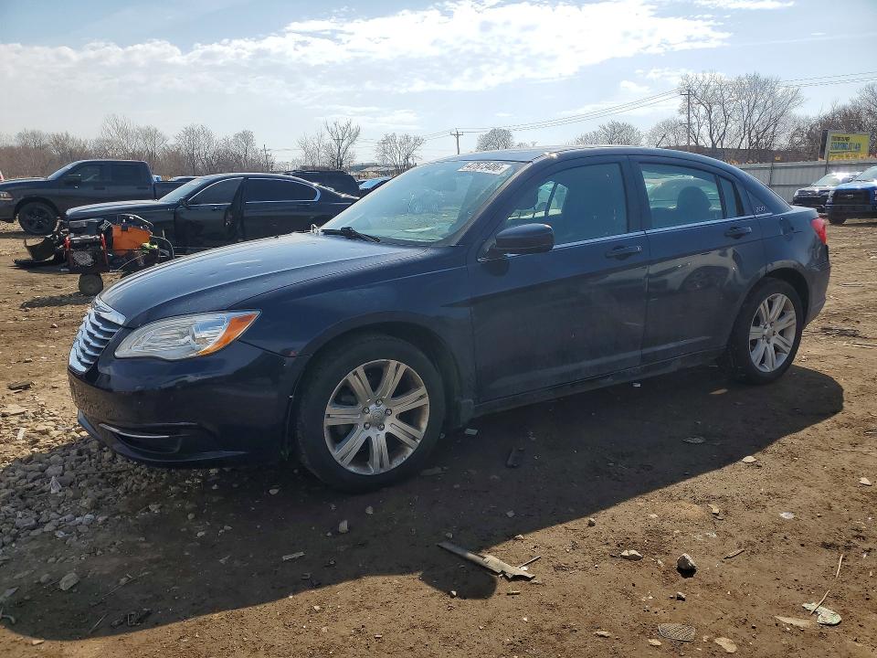 47573486 :رقم المزاد ، 1C3CCBBB6DN542814 vin ، 2013 Chrysler 200 مزاد بيع
