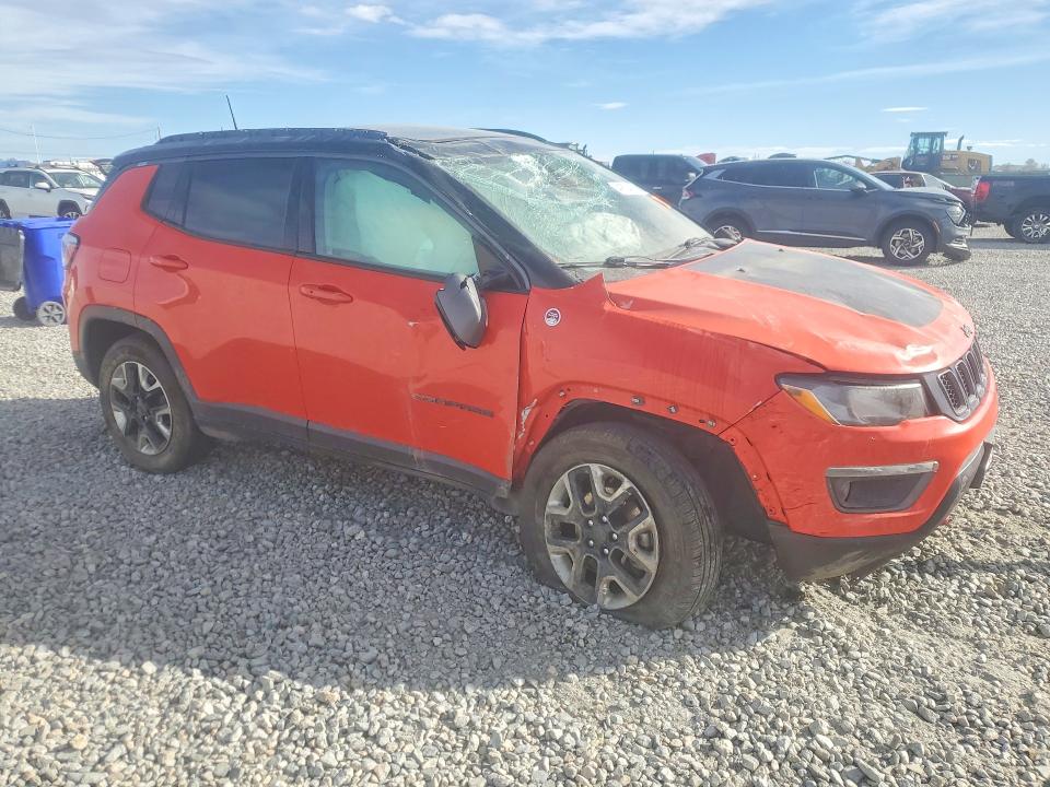 41624626 :رقم المزاد ، 3C4NJDDB5HT657283 vin ، 2017 Jeep Compass مزاد بيع
